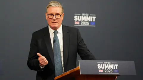01ea1bc0-34da-11f0-ac8f-578ab9a74773 01ea1bc0-34da-11f0-ac8f-578ab9a74773 Reuters Sir Keir Starmer gives a press conference from behind a podium reading "UK-EU summit 2025". UK-EU deal moves us on from Brexit rows, Starmer says UK-EU deal moves us on from Brexit rows, Starmer says 01ea1bc0 34da 11f0 ac8f 578ab9a74773