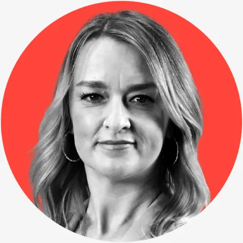 48b08640-10a2-11f0-ac9f-c37d6fd89579 48b08640-10a2-11f0-ac9f-c37d6fd89579 Laura Kuenssberg profile image starmer's response to trump tariffs is both to slow down and go faster Starmer's response to Trump tariffs is both to slow down and go faster 48b08640 10a2 11f0 ac9f c37d6fd89579