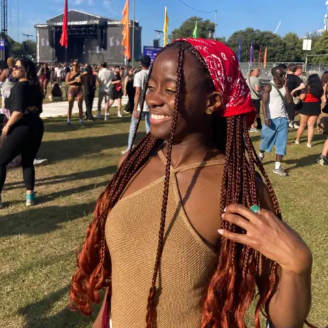 6a28ce30-0be9-11f0-8ae9-2975efdc7f47 6a28ce30-0be9-11f0-8ae9-2975efdc7f47 Chelsea Coates Chelsea Coates shows off her red-dyed braids at a festival last summer are my braids doing more harm than good? Are my braids doing more harm than good? 6a28ce30 0be9 11f0 8ae9 2975efdc7f47