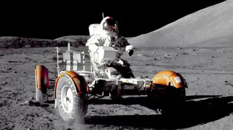 8607cd20-2405-11f0-a686-ebbae6481125 8607cd20-2405-11f0-a686-ebbae6481125 Getty Images A lunar rover from the 1972 Apollo mission on the moon.
How to avoid a puncture on the Moon 8607cd20 2405 11f0 a686 ebbae6481125