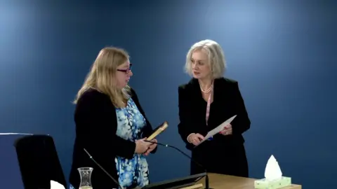 96073c80-84ad-11ef-ad45-893aa022fcbc 96073c80-84ad-11ef-ad45-893aa022fcbc Covid Inquiry Tamsin Mullen being sworn in at the Covid Inquiry we were not treated as parents, covid inquiry told We were not treated as parents, Covid inquiry told 96073c80 84ad 11ef ad45 893aa022fcbc