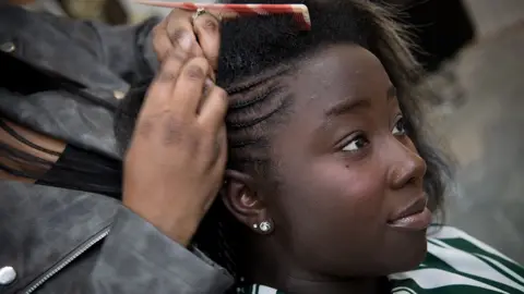 d7e61660-0bd7-11f0-ac9f-c37d6fd89579 d7e61660-0bd7-11f0-ac9f-c37d6fd89579 BBC Naomi braiding Ifeanyi's hair are my braids doing more harm than good? Are my braids doing more harm than good? d7e61660 0bd7 11f0 ac9f c37d6fd89579