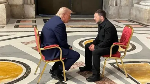 e9427eb0-2600-11f0-8c66-ebf25fc2cfef e9427eb0-2600-11f0-8c66-ebf25fc2cfef EPA Donald Trump and Zelensky sitting talking face to face at the Vatican. us and ukraine sign long-awaited natural resources deal US and Ukraine sign long-awaited natural resources deal e9427eb0 2600 11f0 8c66 ebf25fc2cfef