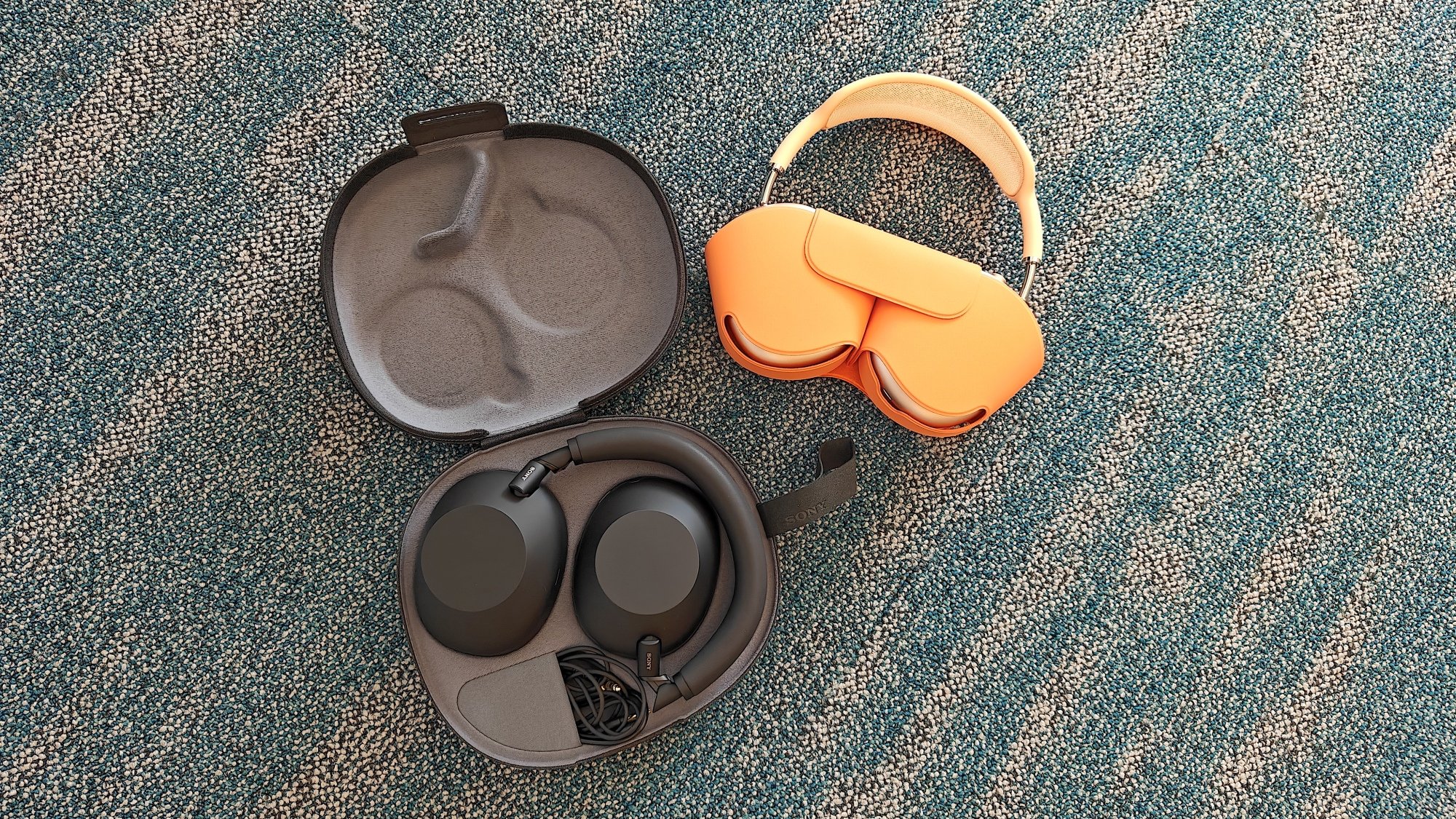 04GkBfaJHkVUjfKbOHLyRl4-3 04GkBfaJHkVUjfKbOHLyRl4-3 the sony xm6 and airpods max headphones with travel cases Apple AirPods Max vs. Sony XM6: Which noise-canceling headphones should you buy? 04GkBfaJHkVUjfKbOHLyRl4 3