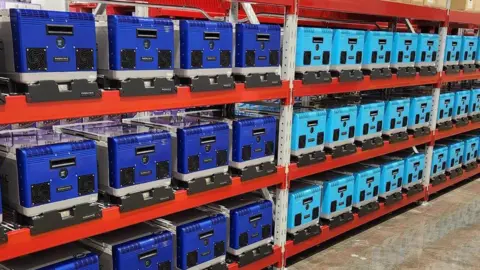 dec64240-1f5d-11f0-8c64-4b4ab8aefa30 dec64240-1f5d-11f0-8c64-4b4ab8aefa30 Phononic Selves of chilled storage boxes using Phononic's system Why we need 'revolutionary' cooling tech dec64240 1f5d 11f0 8c64 4b4ab8aefa30