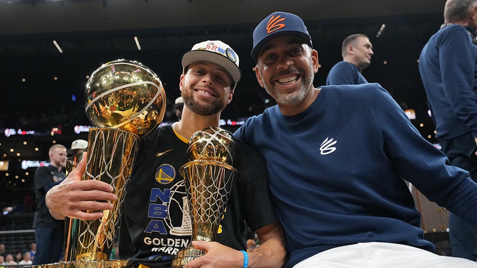wp-header-logo-1126 wp-header-logo-1126 Stephen Curry's father, Dell Curry, says Warriors star likely to compete in NBA 'well into his 40s' wp header logo 1126