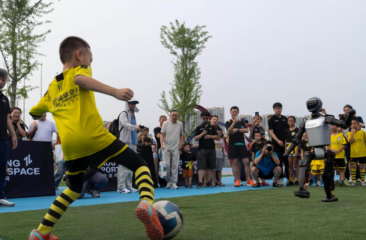 wp-header-logo-1319-1280x840 wp-header-logo-1319-1280x840 Photos show how humanoid robots captivate fans in China by playing a soccer match wp header logo 1319 1280x840