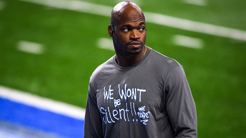 Former NFL star Adrian Peterson involved in physical altercation during poker game, video shows wp header logo 999