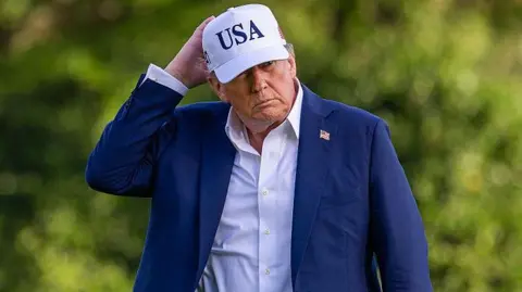 59ee4920-5c46-11f0-91e0-b5e4d5bdad22 59ee4920-5c46-11f0-91e0-b5e4d5bdad22 Getty Images US President Donald Trump wearing a blue suit and a white cap with USA on it Faisal Islam: Trump delays tariffs as the rest of world plays hardball 59ee4920 5c46 11f0 91e0 b5e4d5bdad22