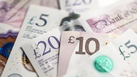 c6473880-5664-11f0-86a4-4f1d55abaccf c6473880-5664-11f0-86a4-4f1d55abaccf Getty Images Selection of banknotes including £5, £10 and £20 notes. Bank of England to redesign banknotes – and wants your help c6473880 5664 11f0 86a4 4f1d55abaccf