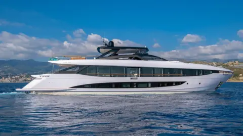 d73d2d10-51b0-11f0-b52c-c776a241c026 d73d2d10-51b0-11f0-b52c-c776a241c026 Amer A superyacht made by Italian firm Amer Why the world's superyachts are getting bigger and bigger d73d2d10 51b0 11f0 b52c c776a241c026
