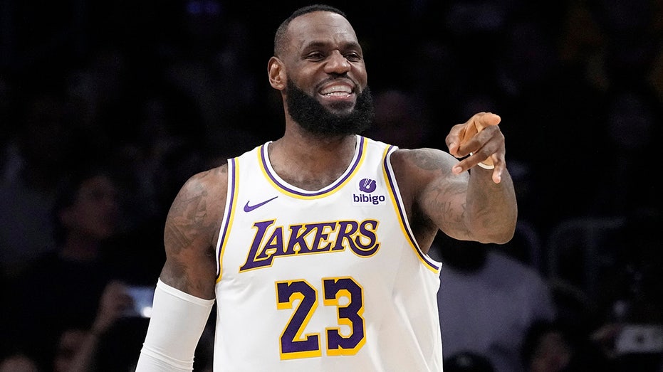 wp-header-logo-251 wp-header-logo-251 LeBron James reacts to speculation after he practiced at Cavaliers' facility: 'Yall bored man' wp header logo 251